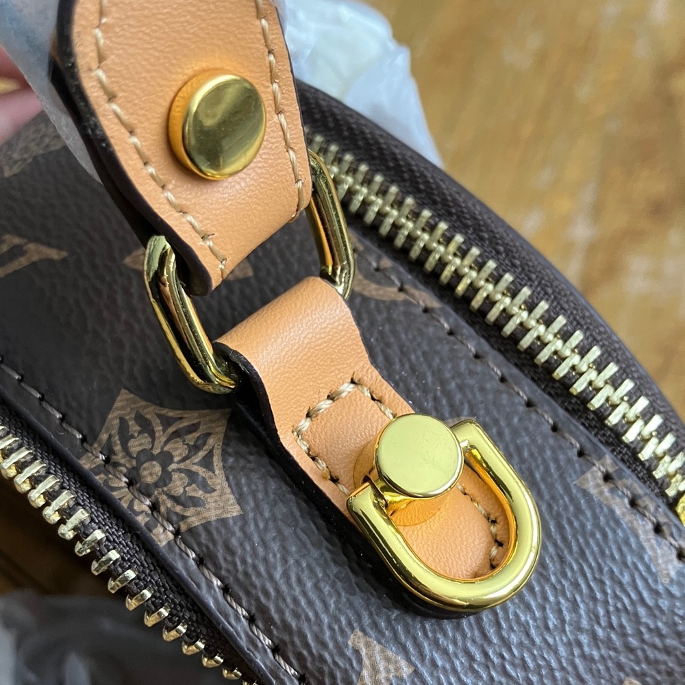 VAFIVTNO Elegant Brown Designer Handbag - Picture 3 of 5